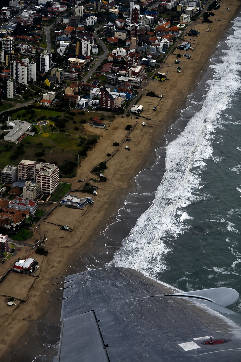Avión Humming Airways en el aeródromo de Villa Gesell — foto: @brianspotter_arg